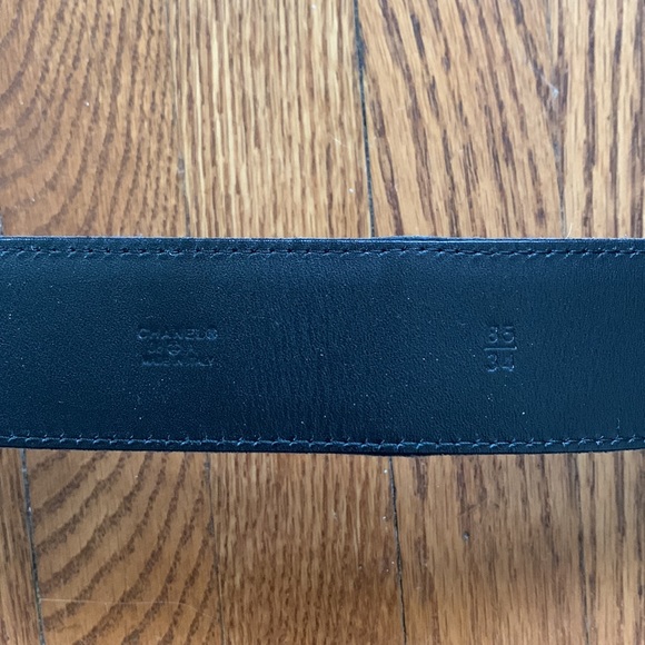 Vintage Chanel Suede Belt - Picture 3 of 10